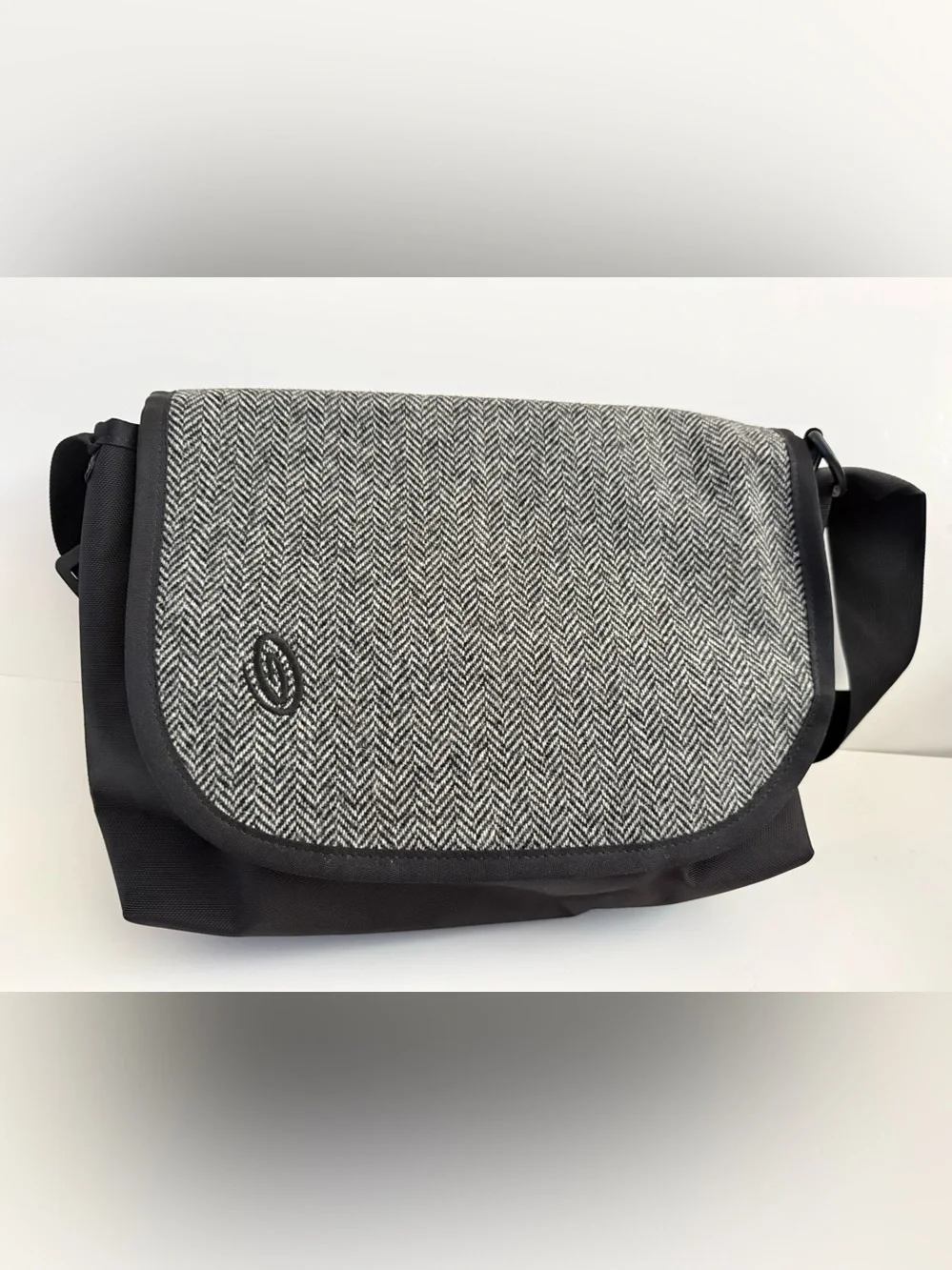 TIMBUK2 Messenger Bag Black & White Herringbone & Black NWOT- RARE